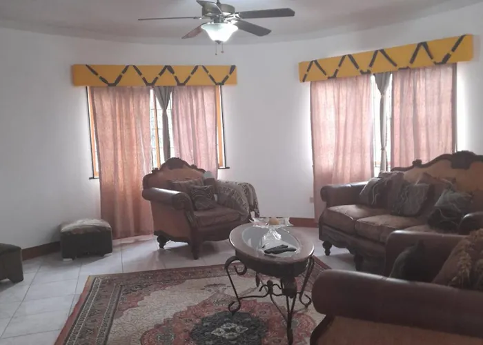 Jamaica Sweetsop & Tours Habitación en casa particular Montego Bay